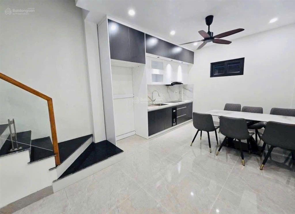 Bán nhà sài đồng, 55m , 4 ngủ, phun nội thất, 15m ra mặt hồ mát mẻ, 8.2 tỷ