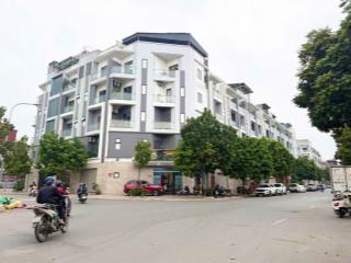 Bán nhà đức giang ,35m,3 ngủ,phun nội thất, ô tô đỗ cửa, 7 xty
