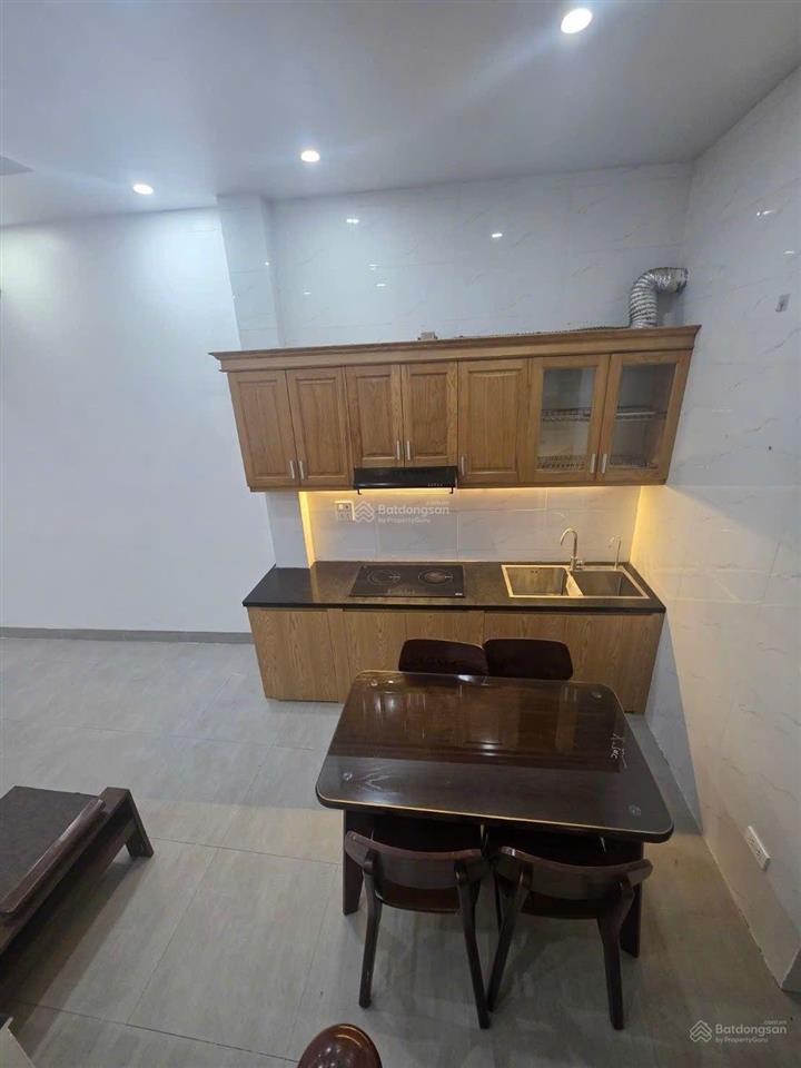 Bán nhà đức giang ,35m,3 ngủ,phun nội thất, ô tô đỗ cửa, 7 xty