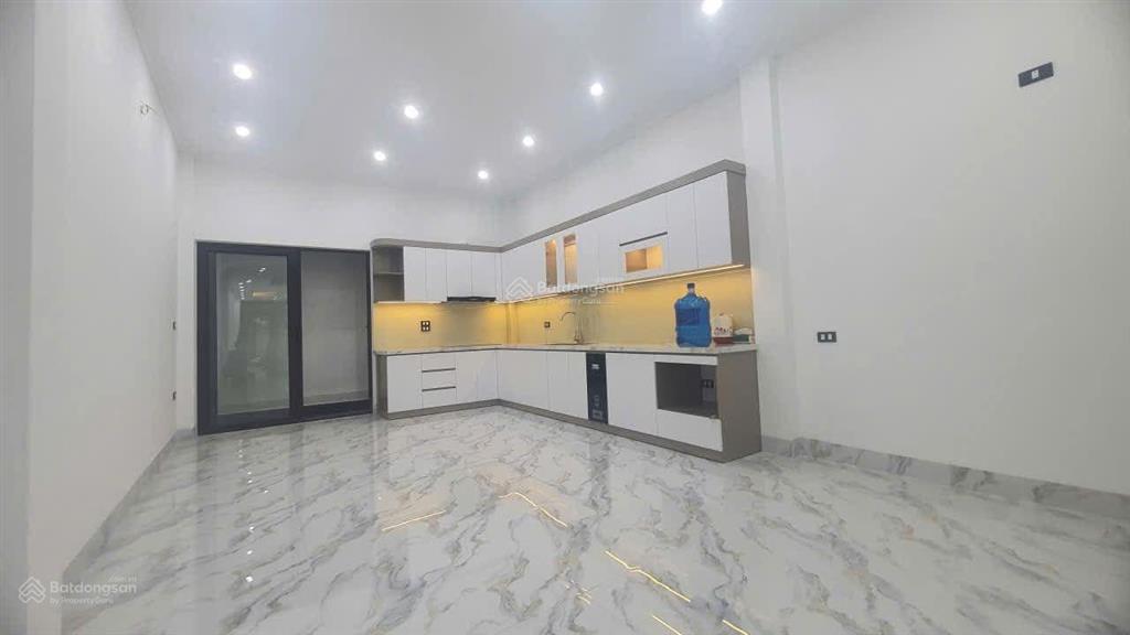 Bán nhà dân xây ngọc thụy, 75m , 6 ngủ, thang máy, ô tô đỗ cửa, 14xty