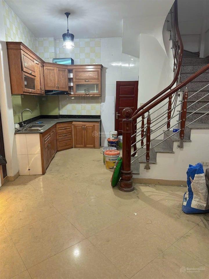 Bán bhaf ngọc thụy, 35m , 3 ngủ, phun nội thất, 7xty