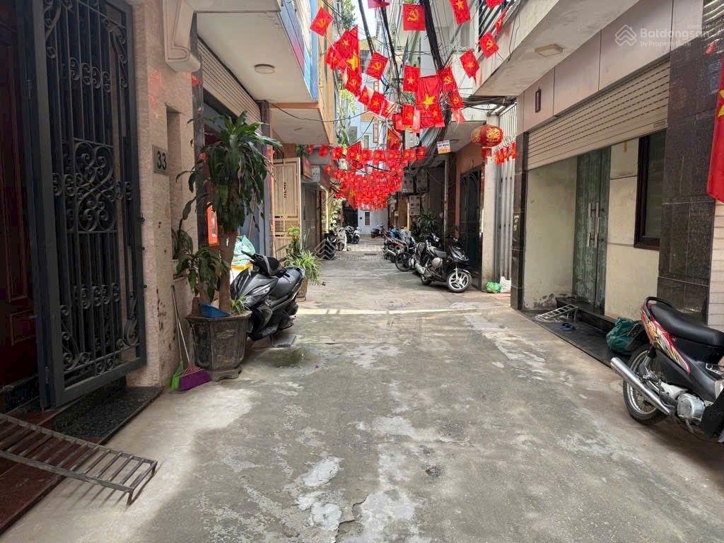 Bán bhaf ngọc thụy, 35m , 3 ngủ, phun nội thất, 7xty