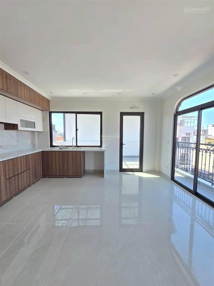 Bán nhà sài đồng, 60mmt10m , gara 2 ô tô, thang máy, kinh doanh ,mới tinh, 16xty