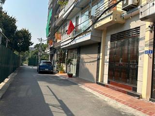 Nhà ngọc thụy, 35m, 3 ngủ, phun nội thất, ô tô đỗ của, sát hồng tiến, 8.4 tỷ