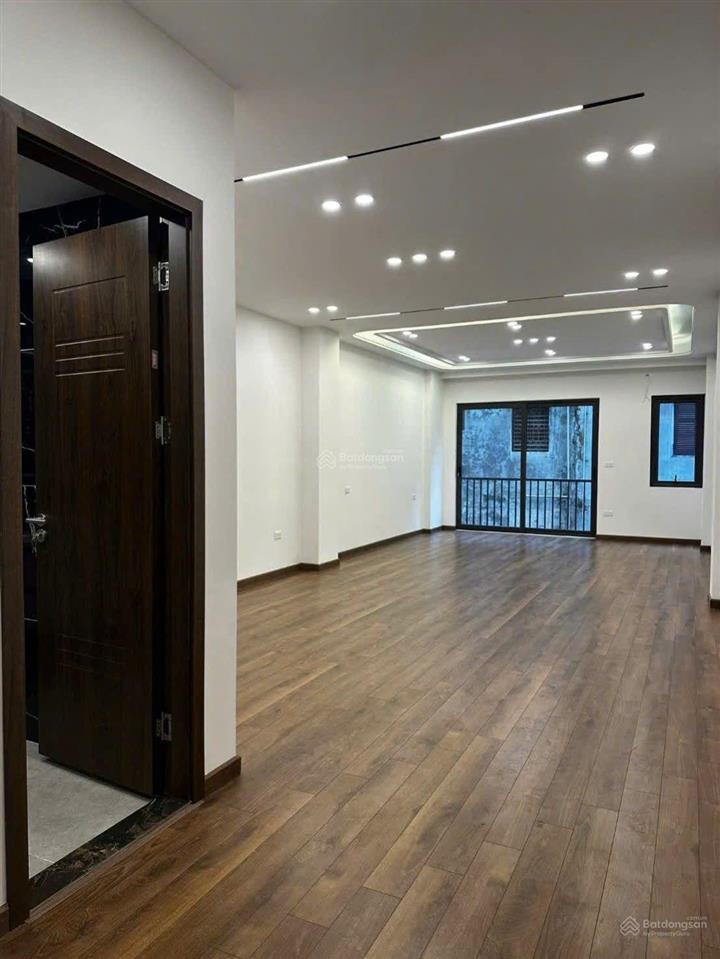 Bán nhà ngọc lâm , 80m, ga ra 2 ô tô, thang máy, kinh doanh đa dạng, mới tinh , 20xty
