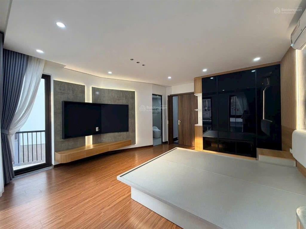 Bán nhà ngọc lâm , 80m, ga ra 2 ô tô, thang máy, kinh doanh đa dạng, mới tinh , 20xty