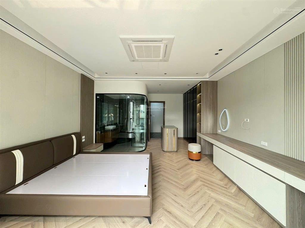 Bán nhà ngọc thụy, 55m, thang máy , ga ra ô tô 7 chỗ, phun nội thất, 16.3 tỷ
