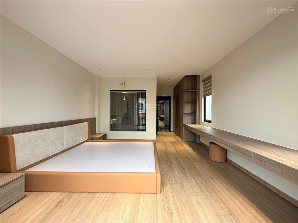 Nhà thang máy phố sài đồng ,55m, ga ra ô tô, lô góc, hai thoáng, kinh doanh , phun nội thất, 15xty