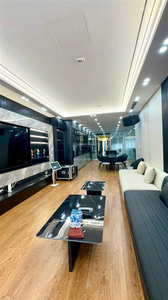 Bán nhà nguyễn văn cừ, 80m, thang máy , ga ra 2 ô tô, nội thất 5 sao, gần cầu chương dương, 26xty
