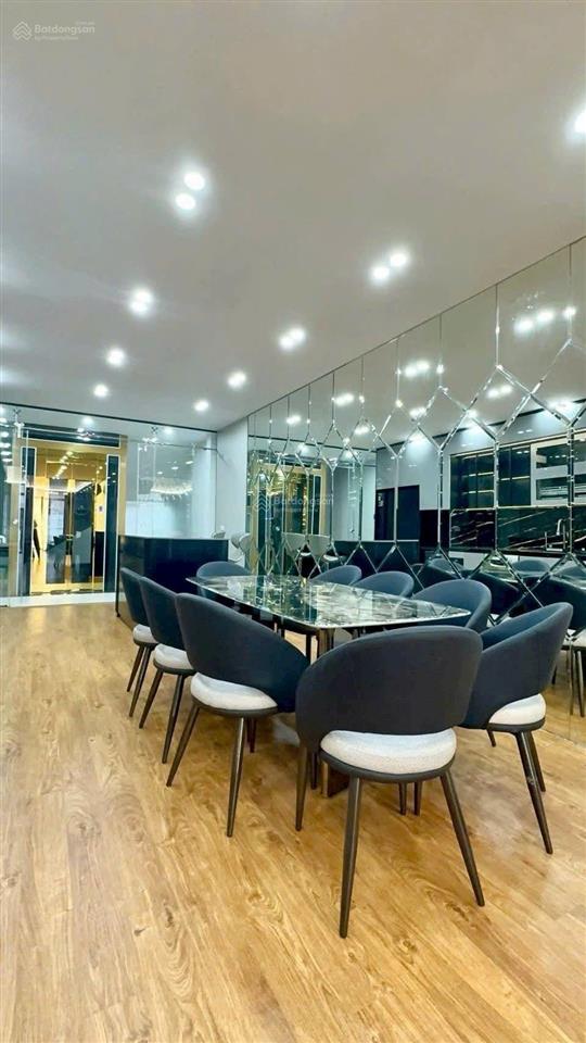 Bán nhà nguyễn văn cừ, 80m, thang máy , ga ra 2 ô tô, nội thất 5 sao, gần cầu chương dương, 26xty