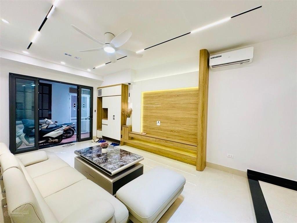 Nhà 7 tầng, ngọc thụy, 40m,thang máy, nội thất sang sin,9xty