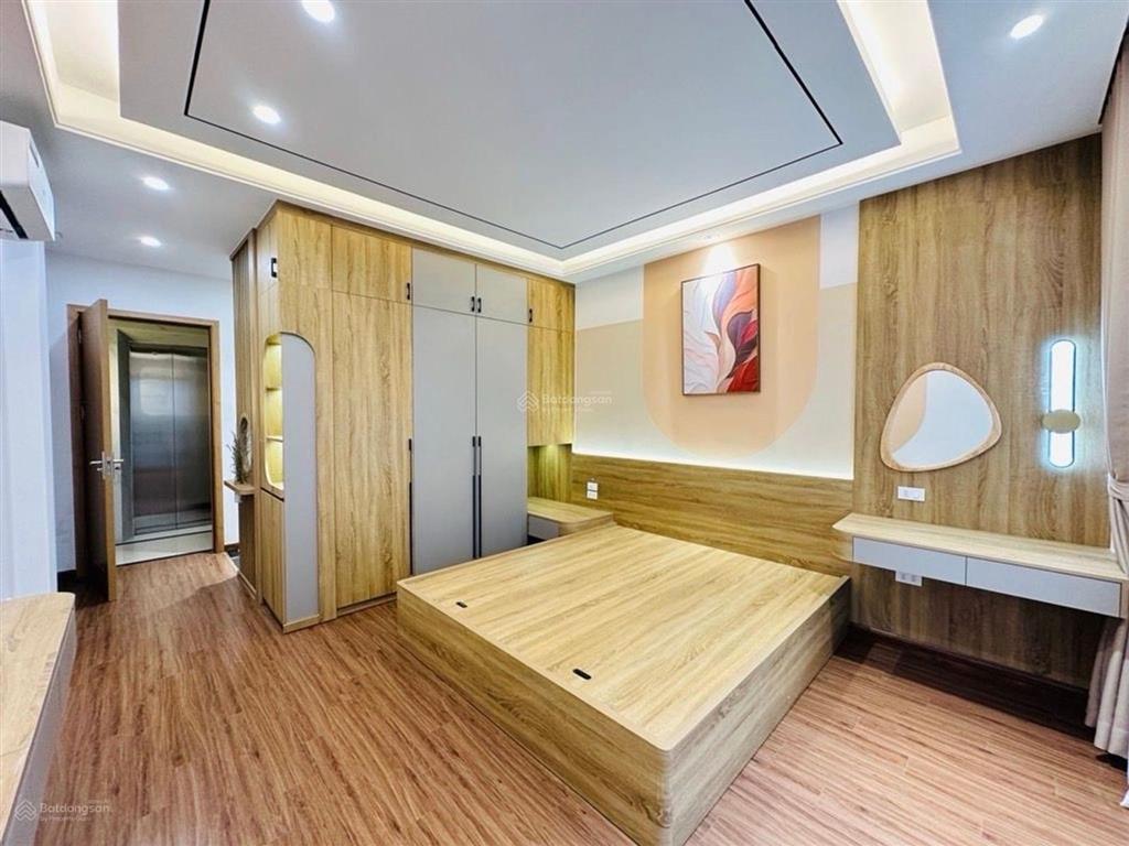 Nhà 7 tầng, ngọc thụy, 40m,thang máy, nội thất sang sin,9xty