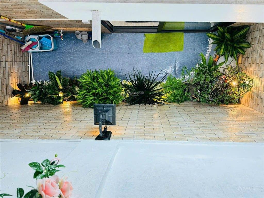 Bán nhà nguyễn sơn, 60m, thang máy, 5 ngủ, phun nội thất, gần tô tránh, 13xty