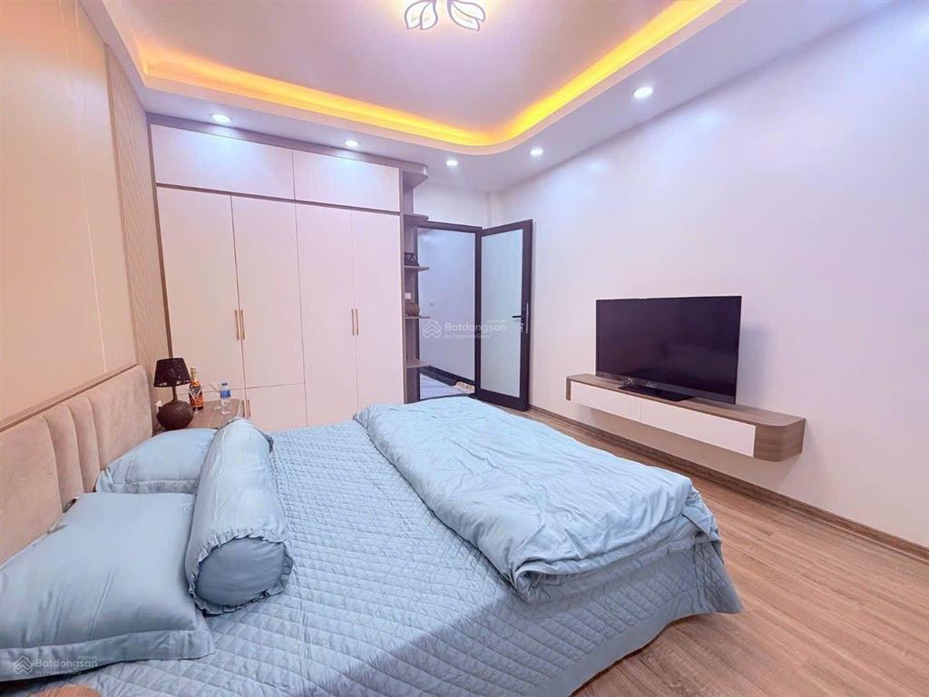 Bán nhà nguyễn sơn, 60m, thang máy, 5 ngủ, phun nội thất, gần tô tránh, 13xty