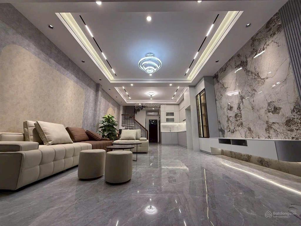Bán nhà ngọc thụy, 66m , 4 ngủ, thang máy,nội thất sang sin, gần ô tô,12xty