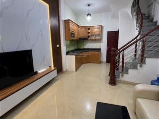 Bán nhà ngọc thụy , 3 ngủ, phun nội thất, ô tô đỗ cổng,7.28 tỷ