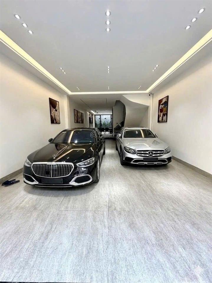 Bán nhà việt hưng, 110mmt 5.5m, ga ra 2 ô tô, thang máy , nội thất sang sịn, 23xty