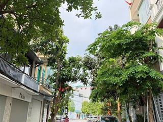 E cần bán nhà ngọc thụy, 35m, 3 ngủ, phun nội thất, 7 chỗ đỗ cửa, sát đường hồng tiến, 8.4 tỷ
