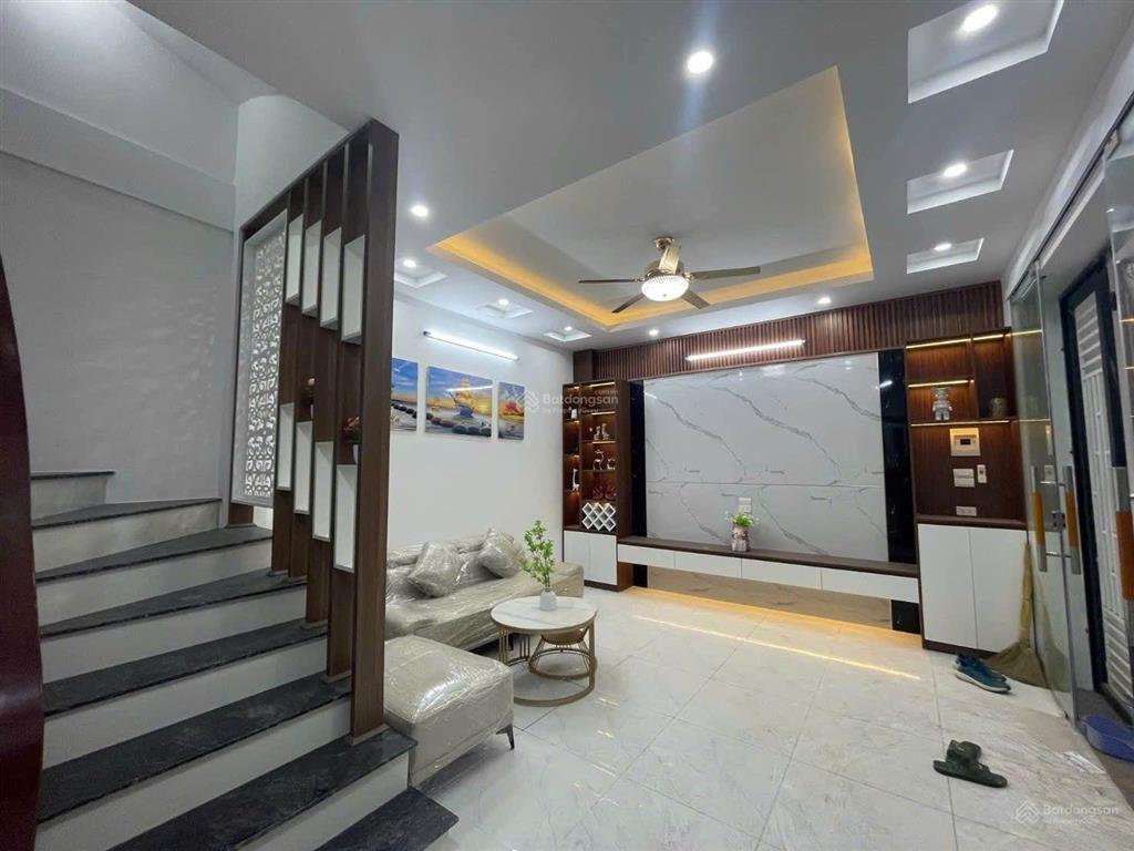 Bán nhà thanh am, 32m², 3 ngủ, phun nội thất, ô tô đỗ cổng, 6 tỷ