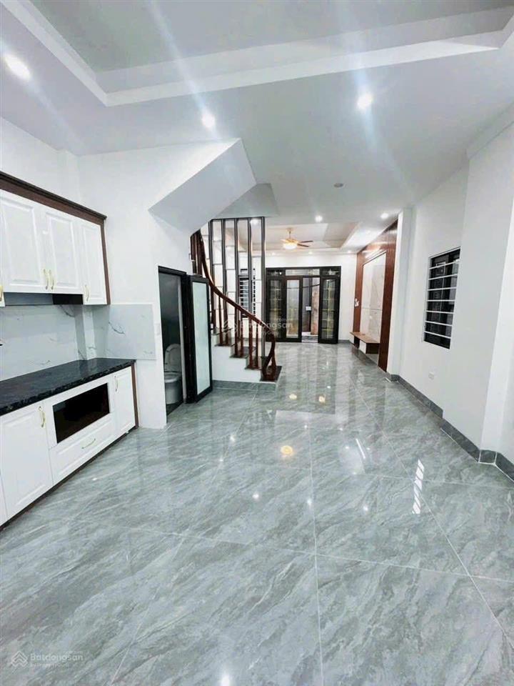 Bán nhà đức giang,56m, 5 ngủ, mới tinh, ô tô tránh đỗ cổng,8 xty