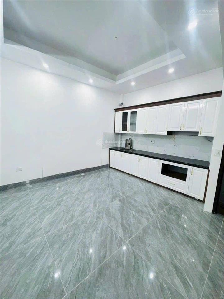 Bán nhà đức giang,56m, 5 ngủ, mới tinh, ô tô tránh đỗ cổng,8 xty