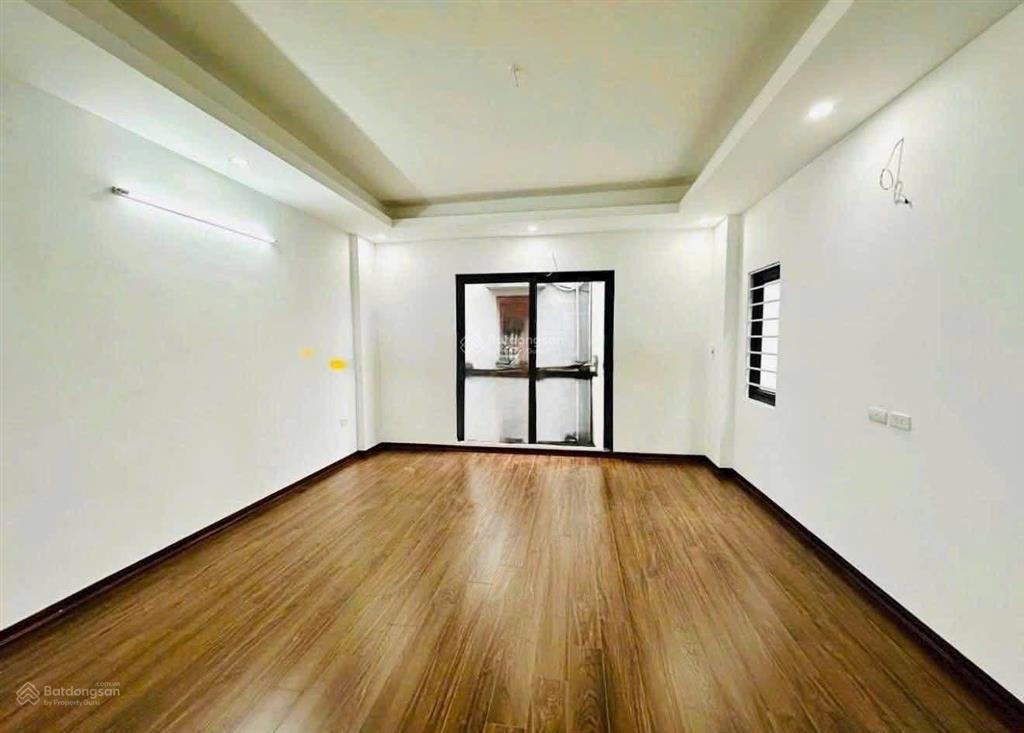 Bán nhà đức giang,56m, 5 ngủ, mới tinh, ô tô tránh đỗ cổng,8 xty