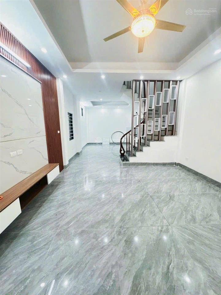 Bán nhà đức giang,56m, 5 ngủ, mới tinh, ô tô tránh đỗ cổng,8 xty