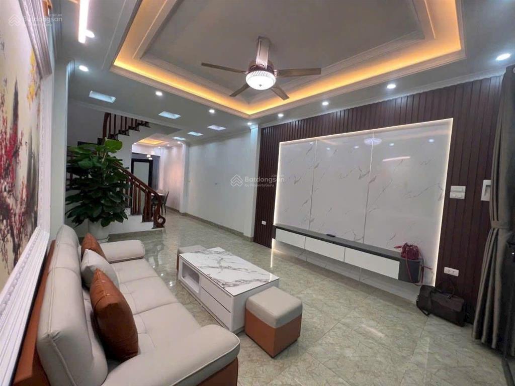 Bán nhà thanh am,56m ,5 ngủ, ô tô đỗ cửa, phun nộithất, 8xty