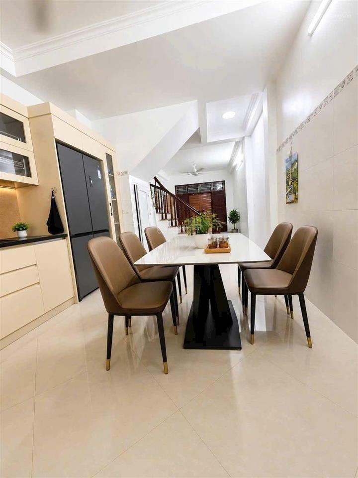 Bán nhà dân xây 40m2, 4 ngủ, ngõ thông, 20 m ra ô tô tránh, 7.x tỷ