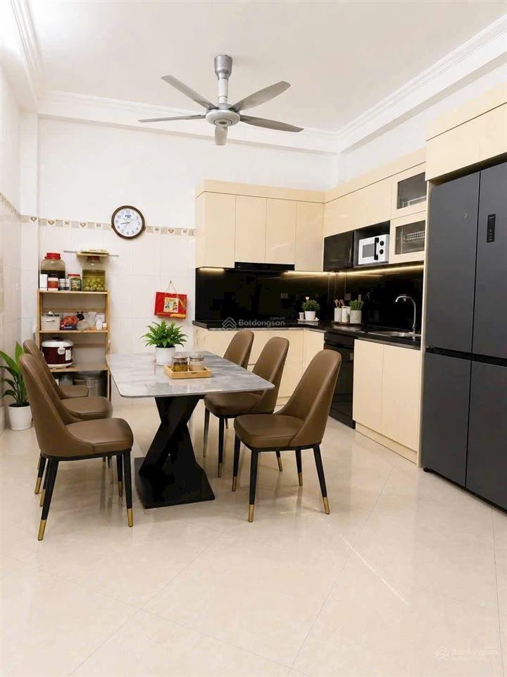 Bán nhà dân xây 40m2, 4 ngủ, ngõ thông, 20 m ra ô tô tránh, 7.x tỷ