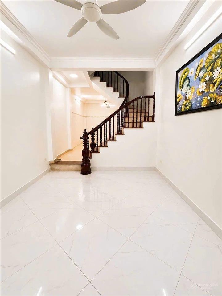 Bán nhà dân xây 40m2, 4 ngủ, ngõ thông, 20 m ra ô tô tránh, 7.x tỷ