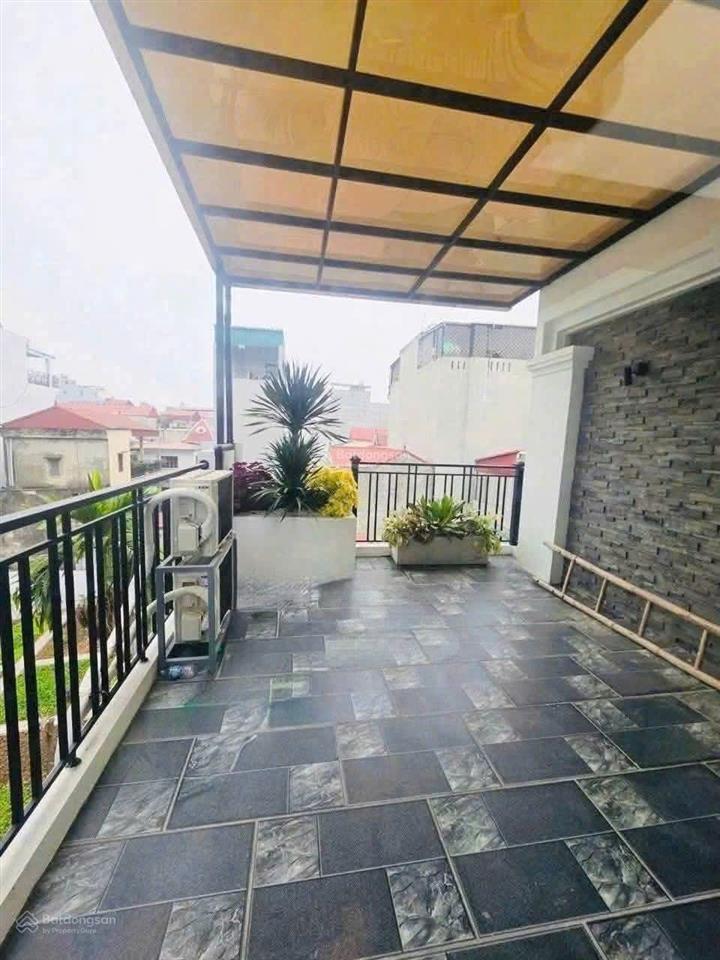 Bán nhà sài đồng, 55m2, 4 ngủ, sát ô tô tránh, phun nội thất, 7,x tỷ