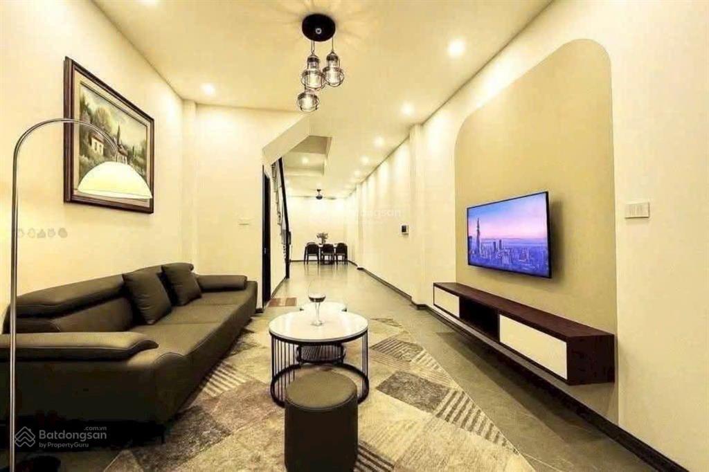 Bán nhà sài đồng, 55m2, 4 ngủ, sát ô tô tránh, phun nội thất, 7,x tỷ