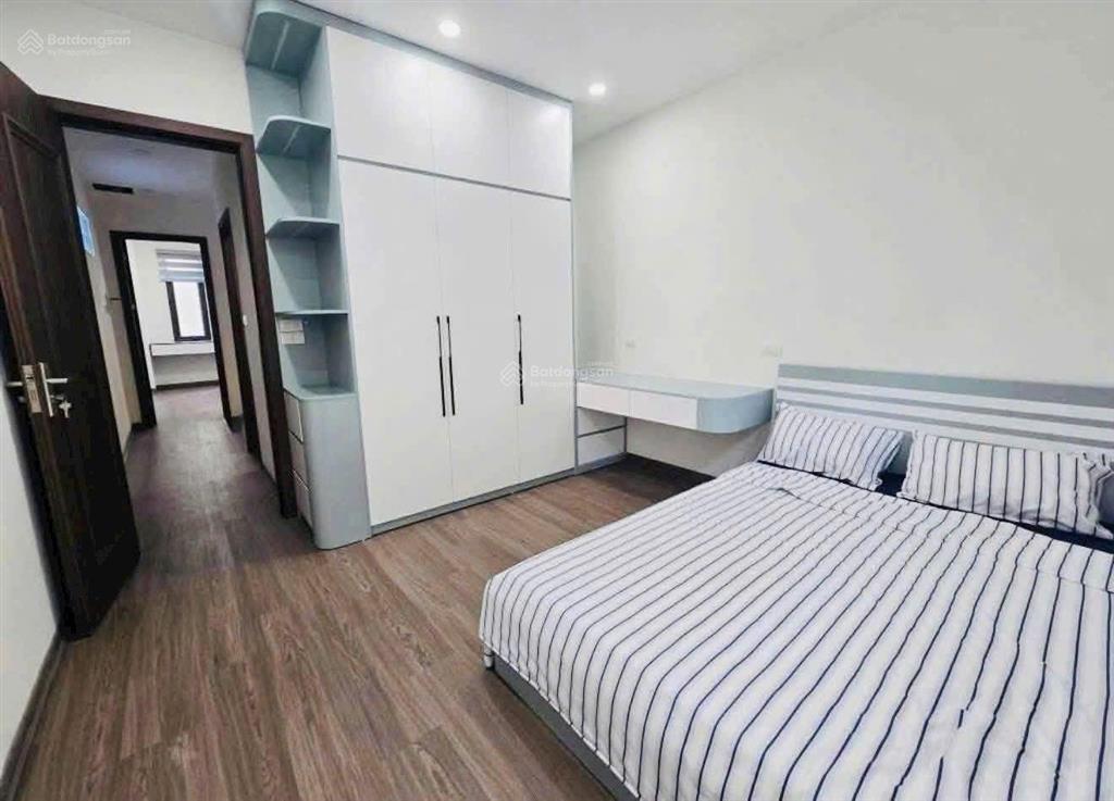 Bán nhà sài đồng, 55m2, 4 ngủ, sát ô tô tránh, phun nội thất, 7,x tỷ