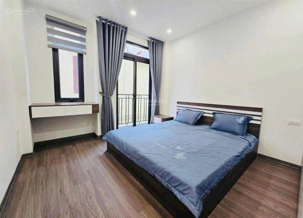Bán nhà sài đồng, 55m2, 4 ngủ, sát ô tô tránh, phun nội thất, 7,x tỷ