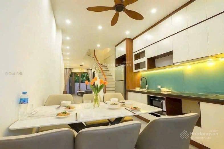 Bán nhà sài đồng, 55m2, 4 ngủ, sát ô tô tránh, phun nội thất, 7,x tỷ
