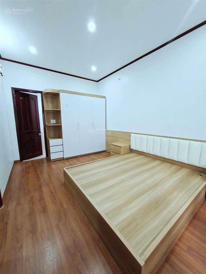 Bán nhà thang máy, nguyễn văn cừ, 60m2, 5 ngủ, phun nội thất, lô góc, hai thoáng, 12.x tỷ