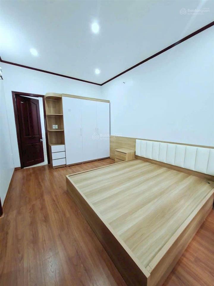 Bán nhà thang máy, nguyễn văn cừ, 60m2, 5 ngủ, phun nội thất, lô góc, hai thoáng, 12.x tỷ