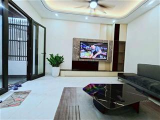Bán nhà thang máy, nguyễn văn cừ, 60m2, 5 ngủ, phun nội thất, lô góc, hai thoáng, 12.x tỷ