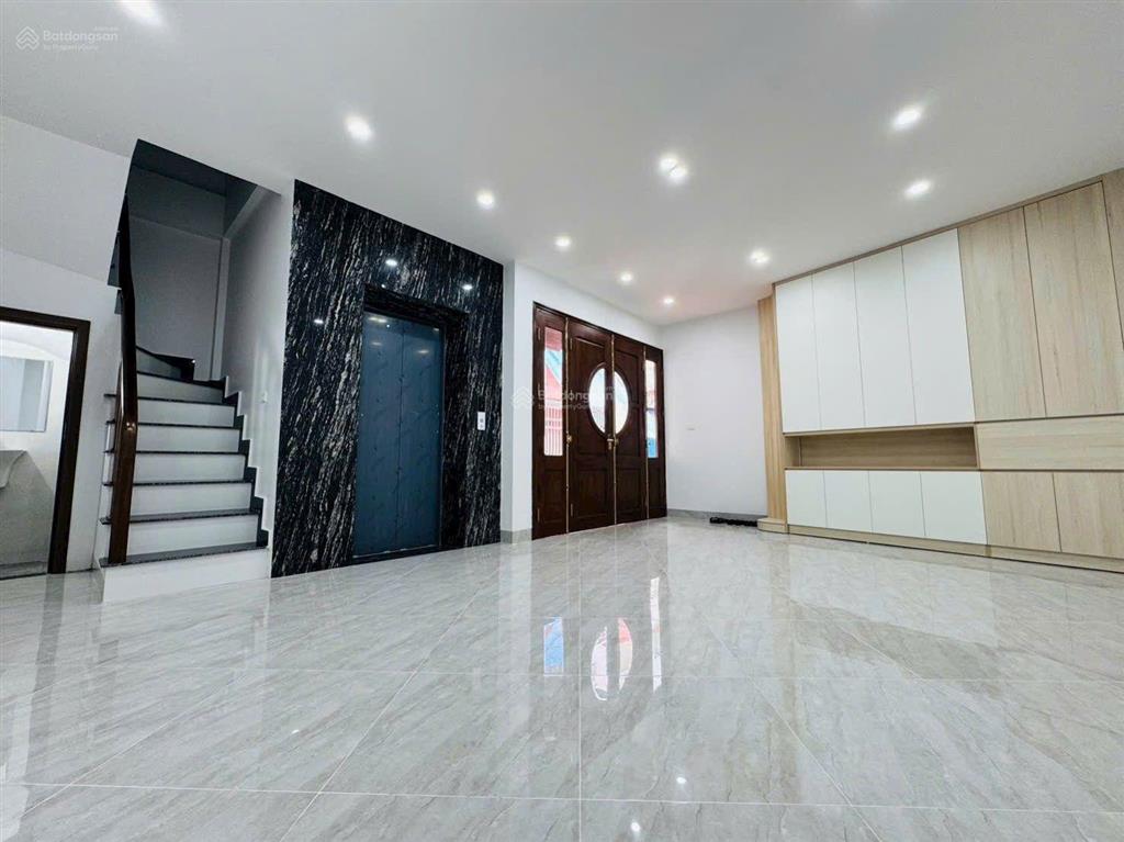 Bán nhà thanh am,việt hưng,46m, 4 ngủ,thang máy, nội thất sang sịn,gần đuờng 13m,8xty