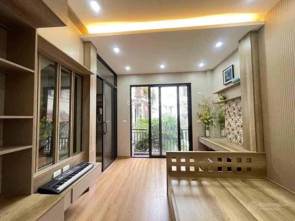 Bán nhà nguyễn văn cừ, 55m, mặt tiền 5m, 6 ngủ, phun nội thất, ô tô đỗ cửa, 11 tỷ
