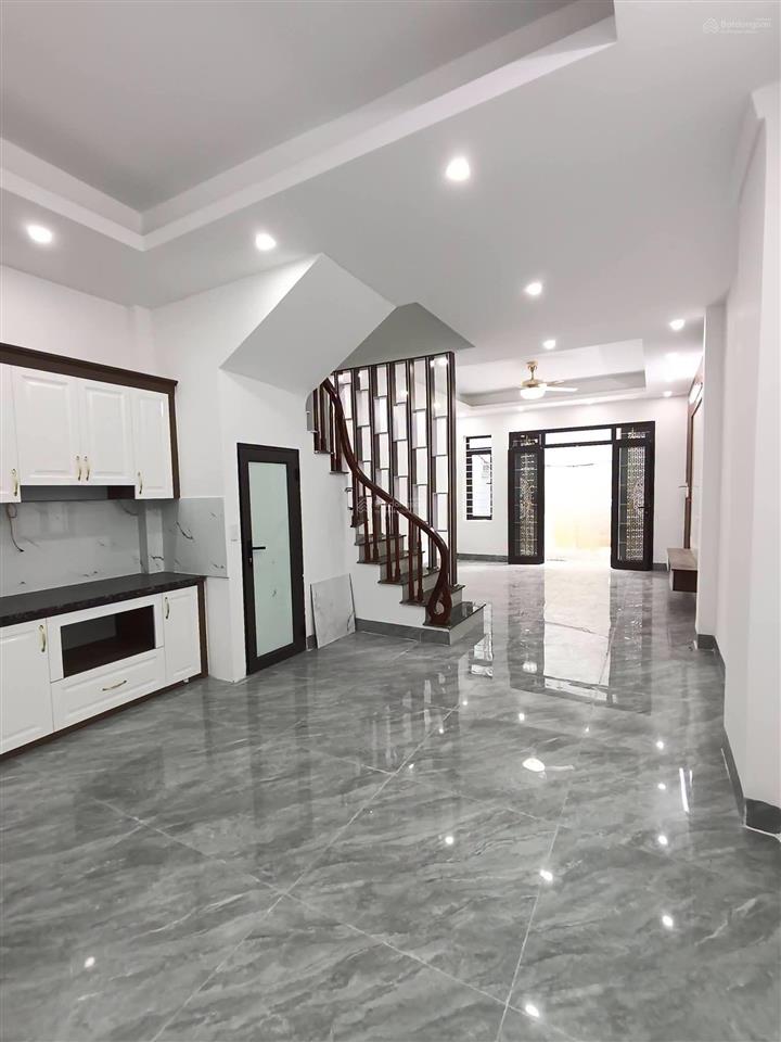 Bán nhà đức giang, 65m, mặt tiền 5m, 5 ngủ, ô tô tránh đỗ cổng, mới tinh, 9 tỷ