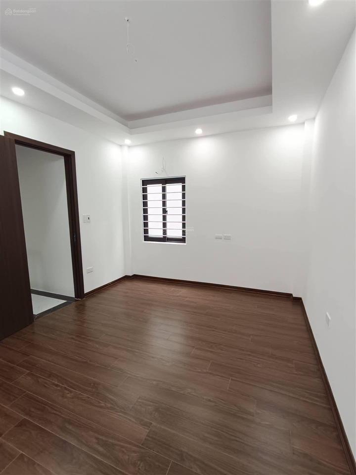 Bán nhà đức giang, 65m, mặt tiền 5m, 5 ngủ, ô tô tránh đỗ cổng, mới tinh, 9 tỷ
