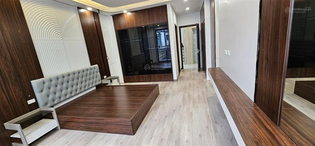 Bán nhà thang máy, thượng thanh, việt hưng, 55m, 4 ngủ, mới tinh, 9,3 tỷ