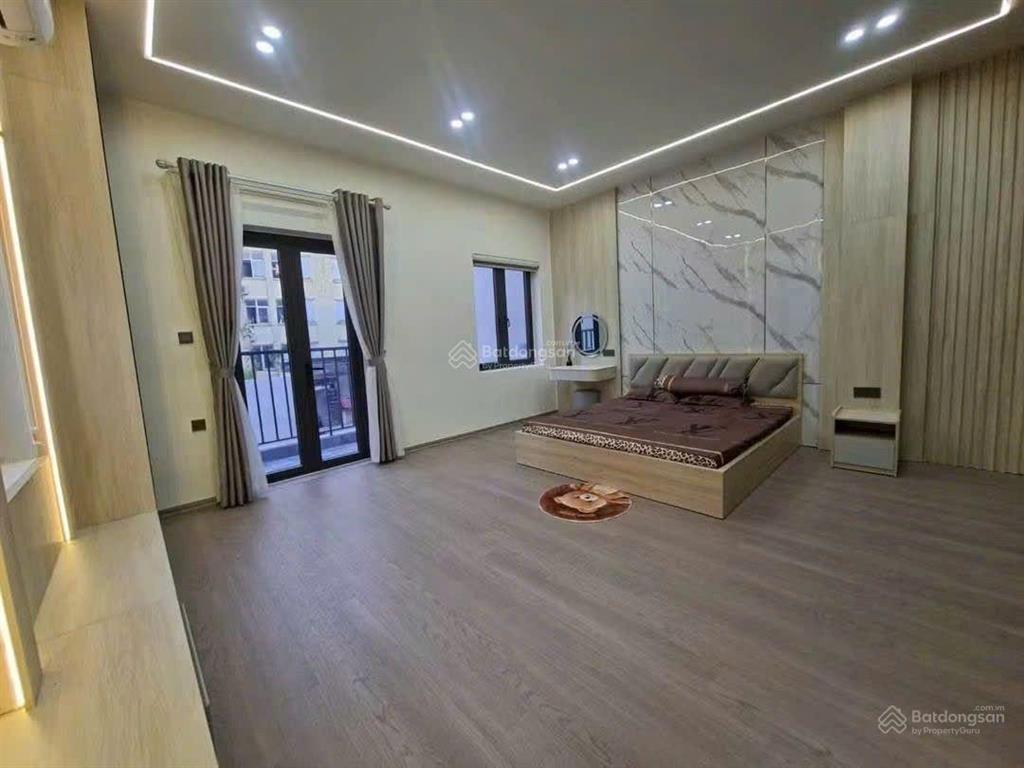 Bán nhà 7 tầng nguyễn văn cừ,100m , thang máy, nội thất sang sịn, gần ô tô tránh,15xty