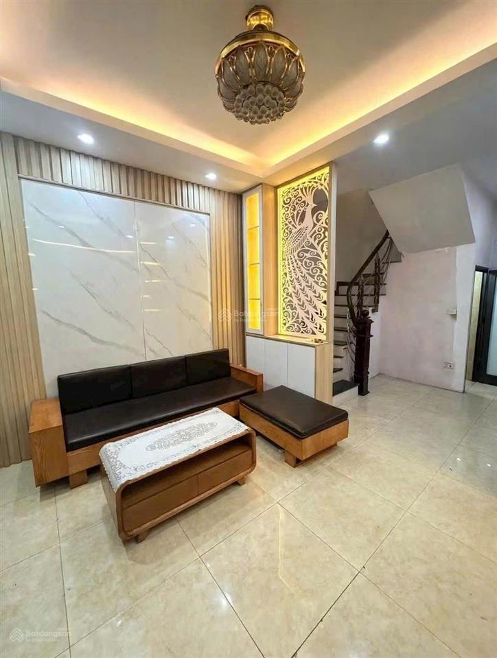 Bán nhà ngọc thụy,35m,3 ngủ,phun nội thất,gần chợ ngọc thụy,6xty