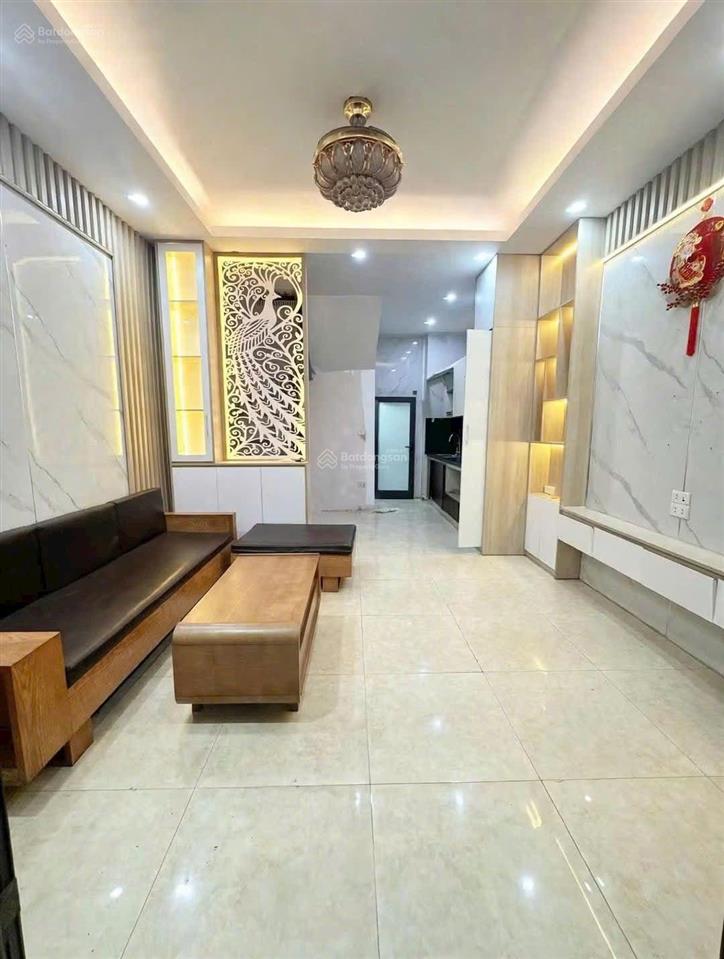 Bán nhà ngọc thụy,35m,3 ngủ,phun nội thất,gần chợ ngọc thụy,6xty