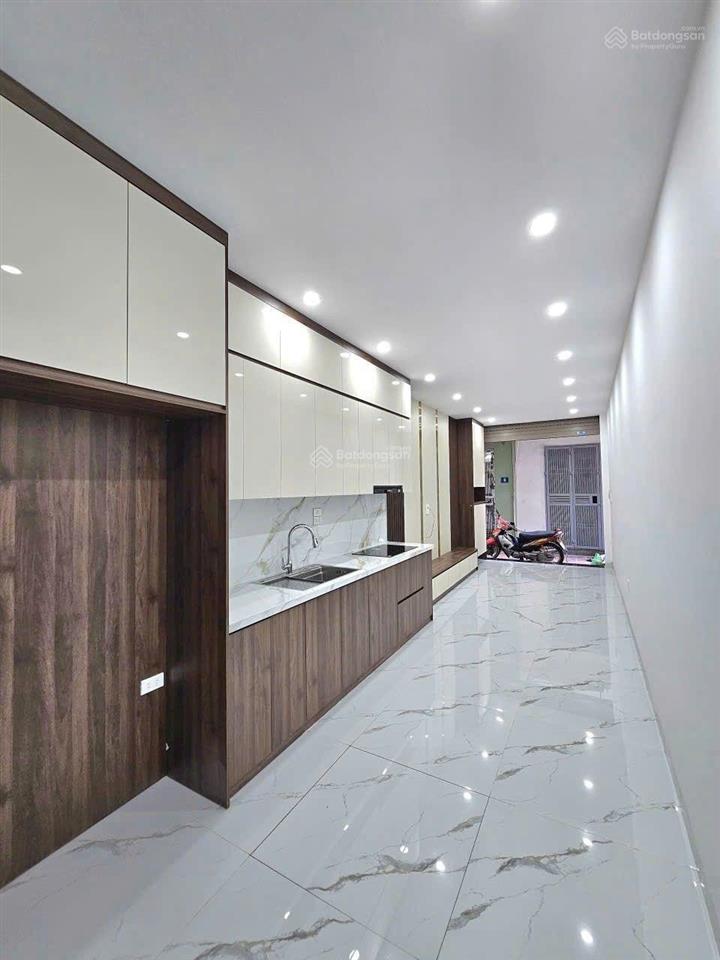 Bán nhà thang máy ngô gia tự, việt hưng, 62m2, 6 ngủ, ô tô đỗ cửa, mới tinh, 9x tỷ
