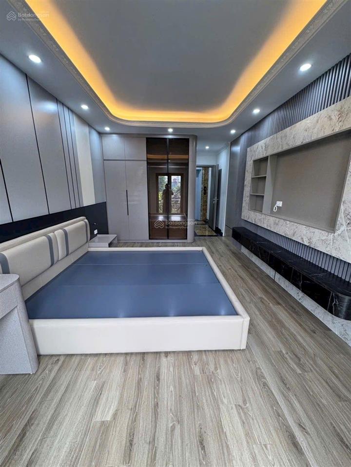 Bán nhà phúc đồng, thang máy, 40m, ô tô thông, phun nội thất, mới tinh, gần hồ phúc đồng