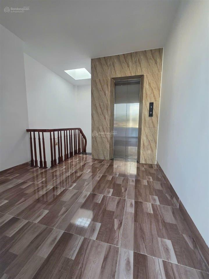 Bán nhà việt hưng,thang máy, 3 ngủ rộng,ô tô tránh đỗ cổng,mới tinh, 9 tỷ